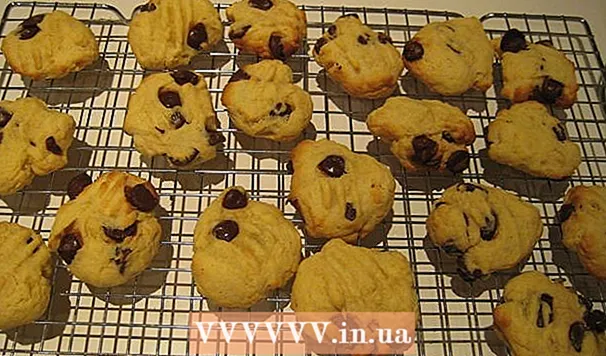 Make Chewy Chocolate Chip Cookies