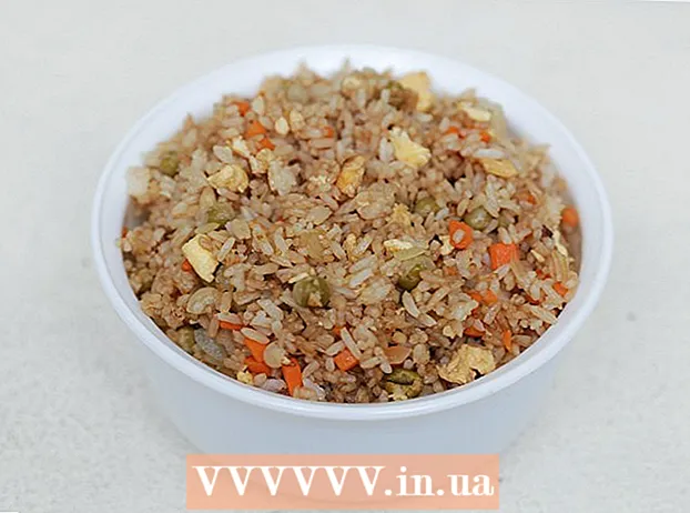 Göra kinesiskt stekt ris