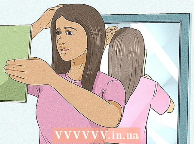 Potong bagian belakang rambut Anda