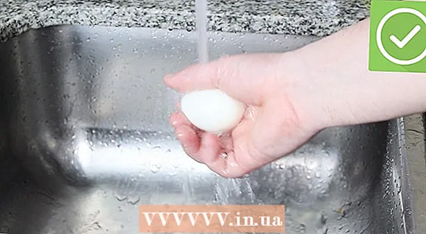 سخت ابلے ہوئے انڈے کے خول کو اڑا دیں