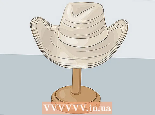 Formând o pălărie de cowboy