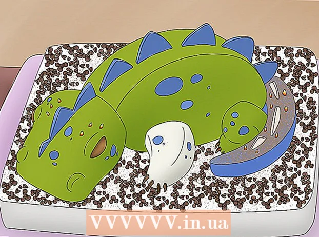 恐竜の形をした立体的なバースデーケーキを作りましょう