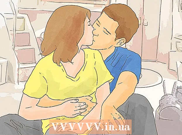 Priverskite savo vaikiną mėgautis bučiniais