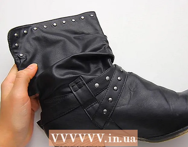 Cleaning leather boots