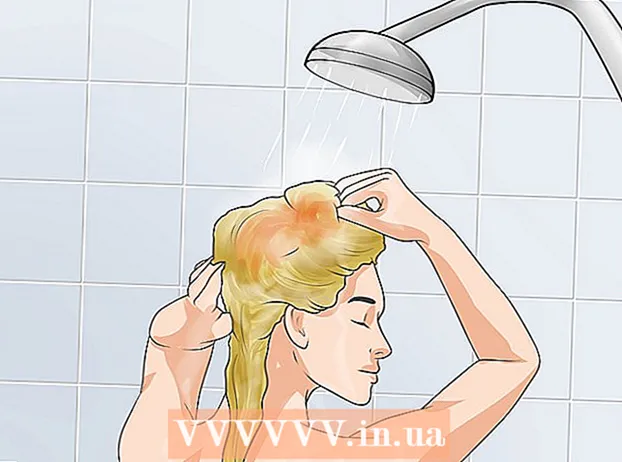 Javítsa a narancssárga gyökereket, ha fehéríti a haját