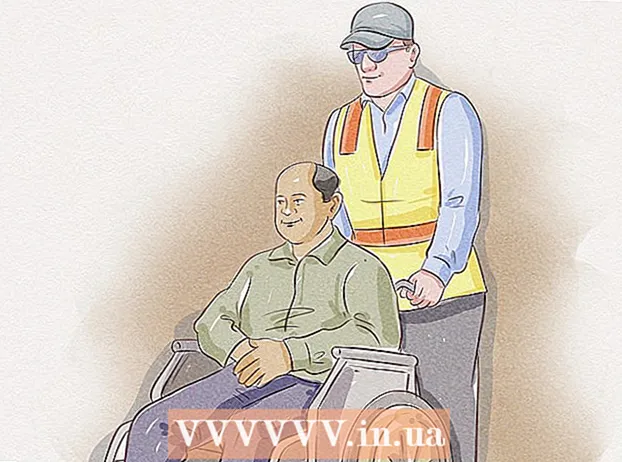 Ordna rullstolsassistans på flygplatsen