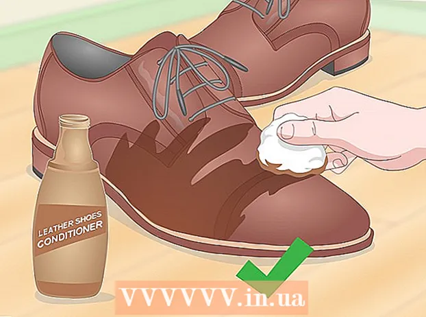 Reparer sko med sprukket skinn