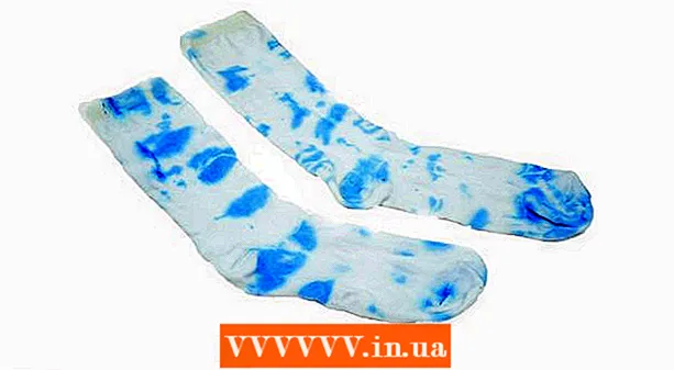 Dyeing socks with the tie-dye technique