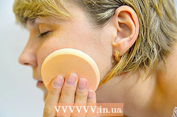 خشک جلد کا علاج کرنے کے لئے اپنا ماسک بنائیں