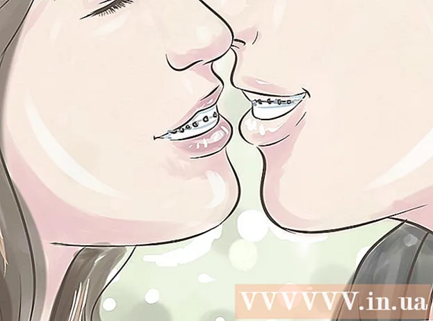 初めてガールフレンドにキスする方法