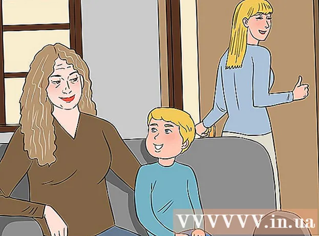 چگونه با یک مادر شوهر سخت کنار بیاییم