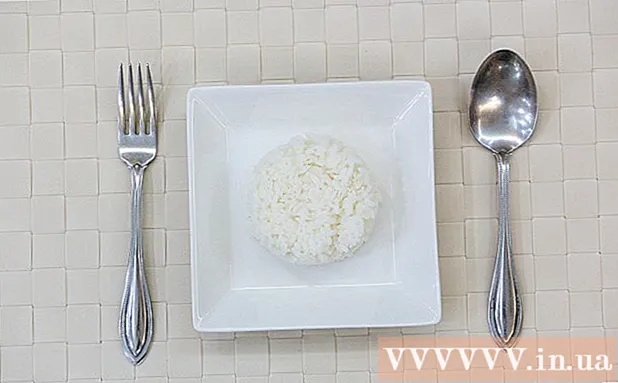 Rijst koken met een elektrische rijstkoker
