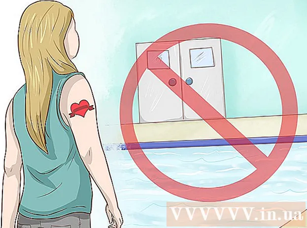 Si të bëni dush pas tatuazheve