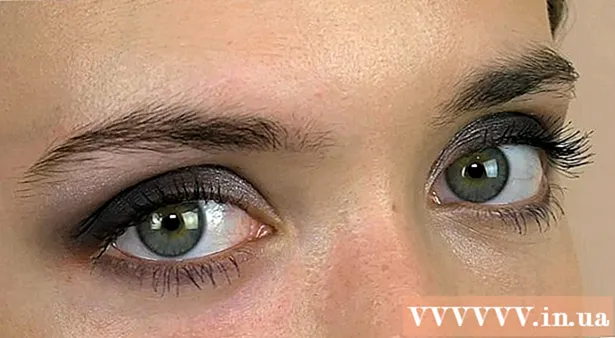 Maneiras de fazer maquiagem para os olhos