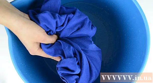 Как да премахнете термо отпечатъци от тениски