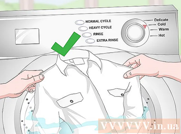 Како уклонити отиске са одеће