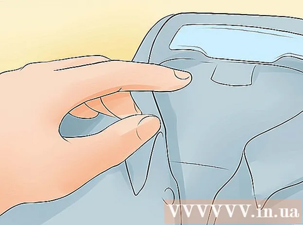 Как да премахнете жълтите петна от яките