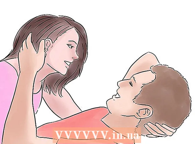 Hvordan kysse og kose med kjæresten din