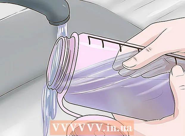 Cómo limpiar una botella de agua Nalgene