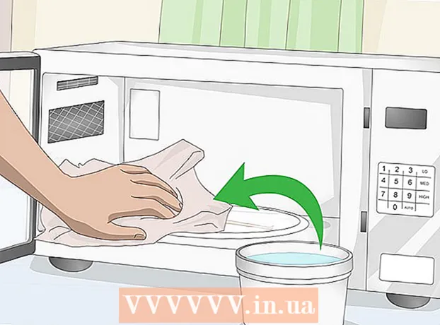 Come eliminare l'odore del microonde?