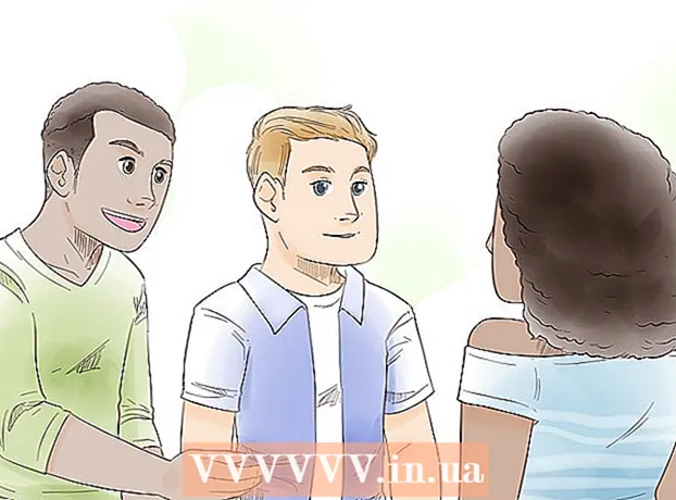How to avoid a girl who is in love with you