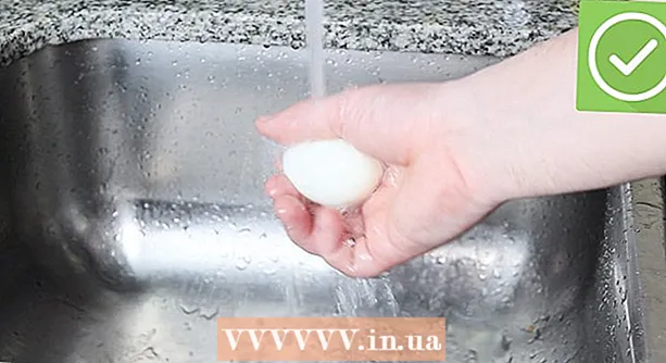 Ako ľahko ošúpať natvrdo uvarené vajíčko