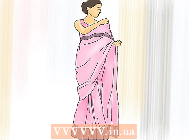 How to put on a saree