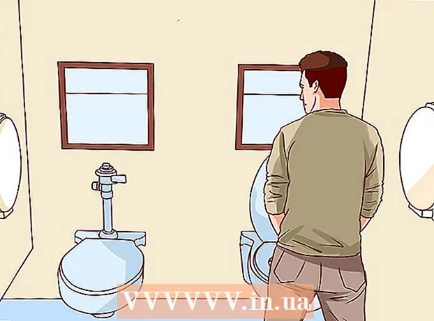 Como evitar desconforto ao urinar em público