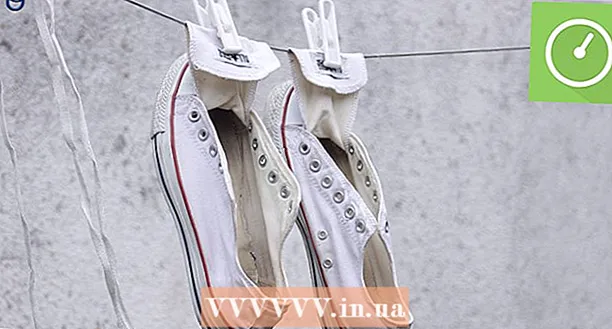 Πώς να καθαρίσετε λευκά πάνινα παπούτσια Converse