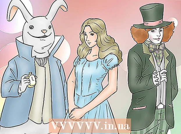 How to dress up as Alice in Wonderland