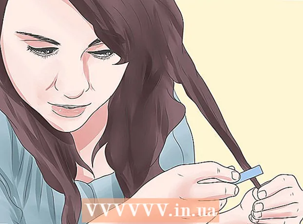 Wie man Haarsträhnen aufhellt