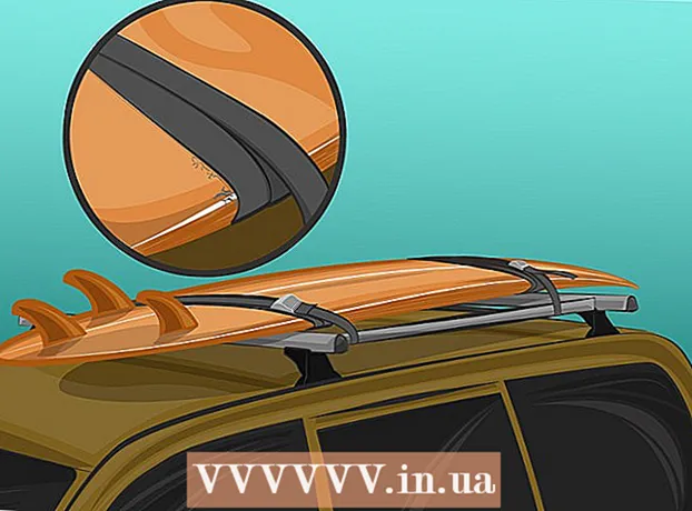 Hoe vervoer je je surfplank op het dak van je auto