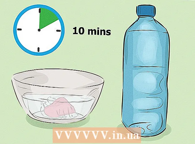 How to clean a retainer
