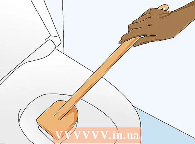 Si të pastroni një tualet të ndotur