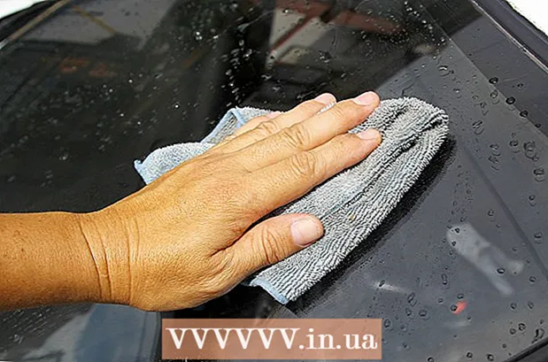 Hoe u uw auto wast met huismiddeltjes