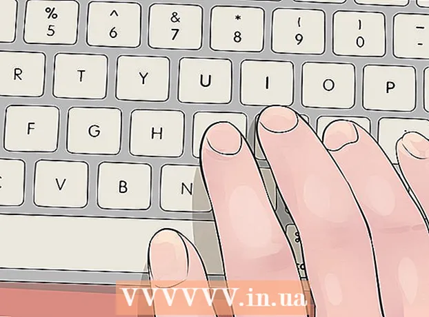 Come tenere correttamente le mani sulla tastiera