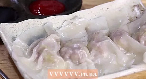 How to make Chinese dumplings