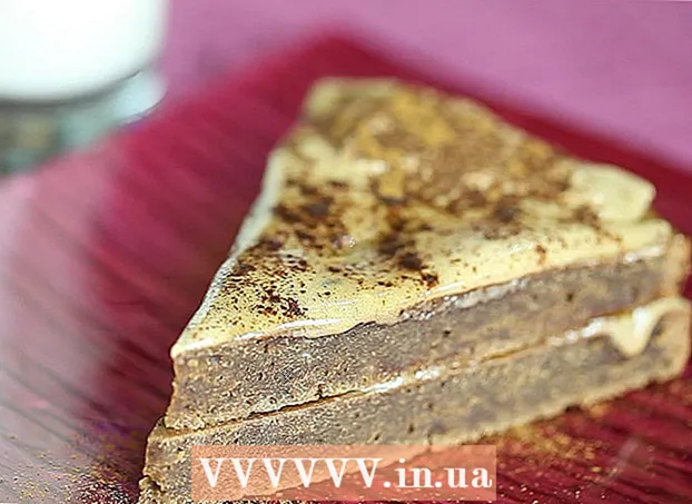 Paano gumawa ng isang simpleng tsokolate cake