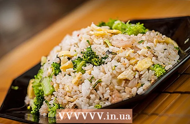 Hur man lagar räkor stekt ris