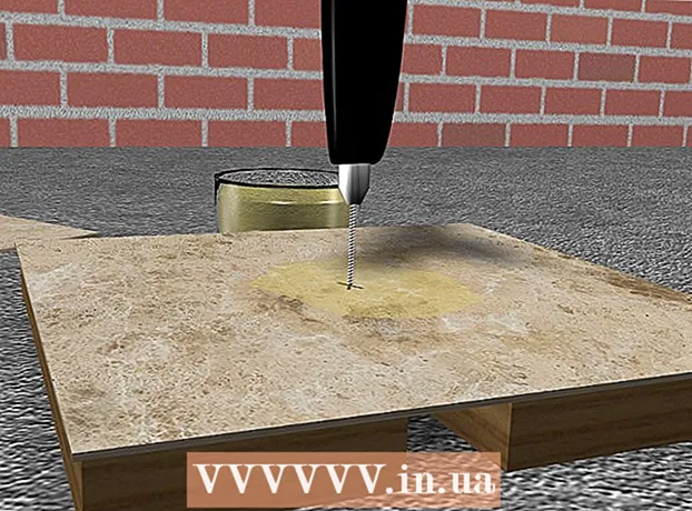 Как да пробиете дупка в керамични плочки