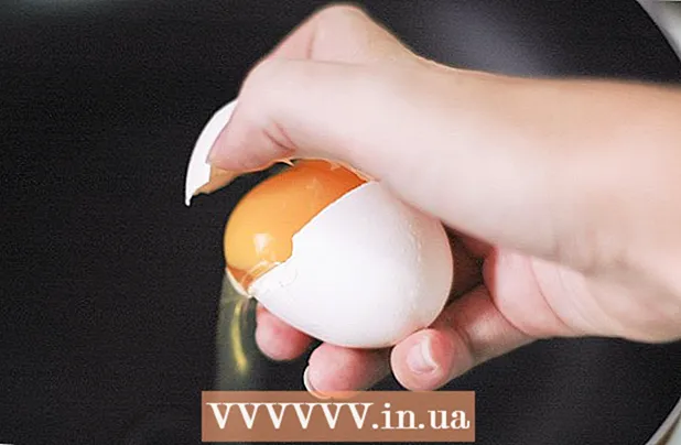 איך לשבור ביצה ביד אחת