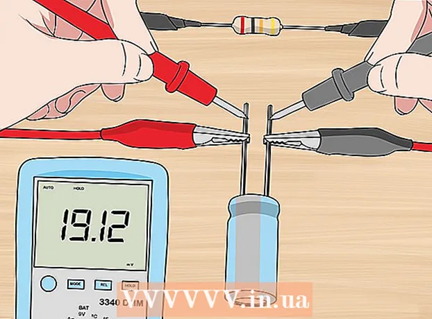 Hur man laddar ur en kondensator