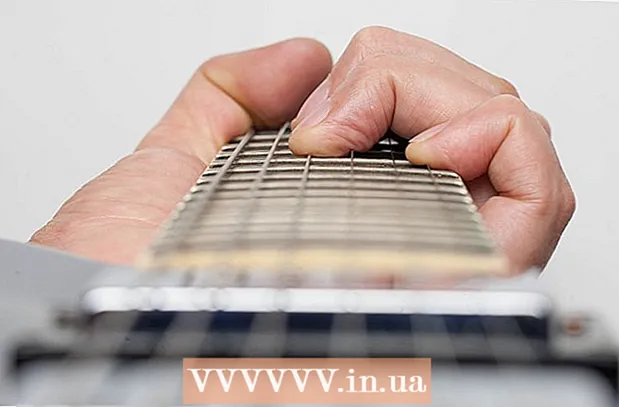 چگونه انگشتان خود را برای نواختن گیتار محکم کنید