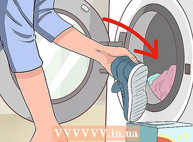 كيف تمنع رائحة حذائك