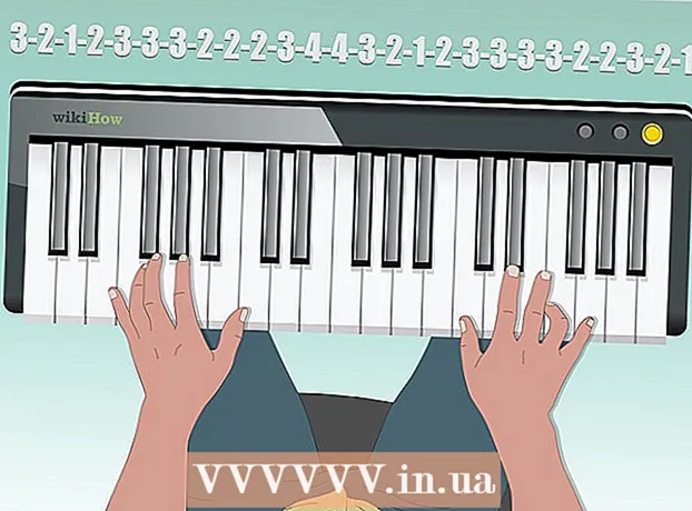How to play "Mary Had a Little Lamb" on the piano