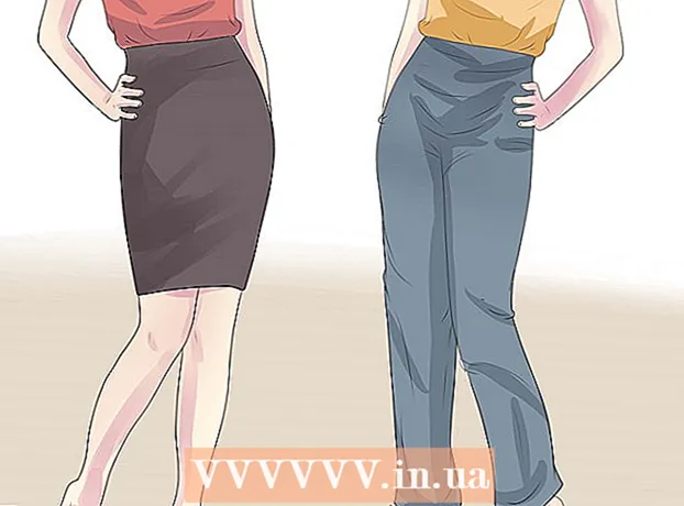 How to dress a petite woman