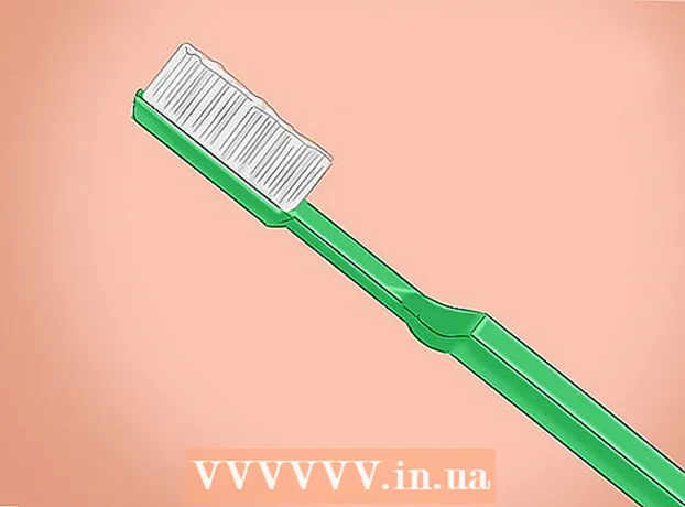 Comment ramollir une brosse à dents