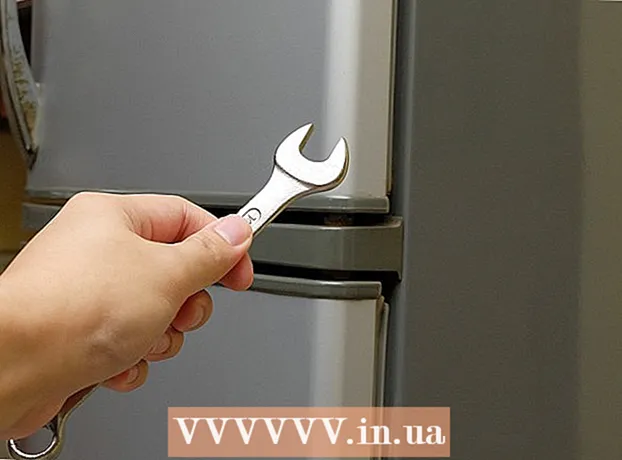Ako odstrániť škrabanec z chladničky z nehrdzavejúcej ocele