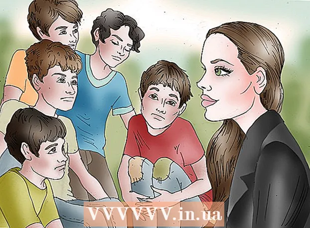 Cum să arăți ca Angelina Jolie