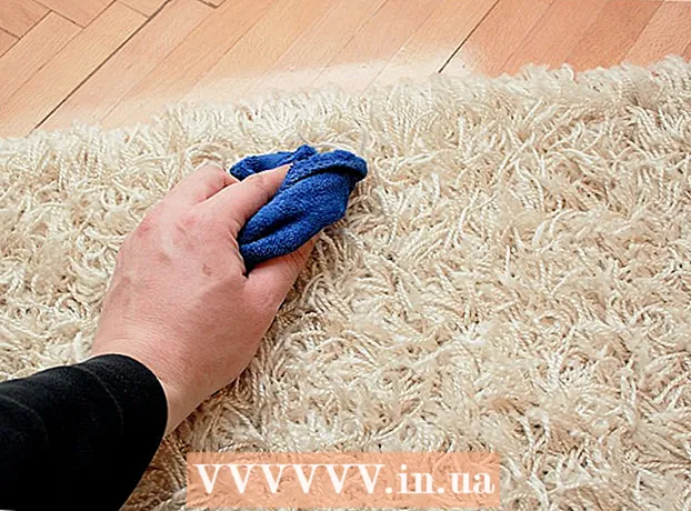 Jak usunąć plamy z dywanu